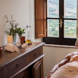 Salas de tratamiento para parejas, sauna y tina de hidromasaje
