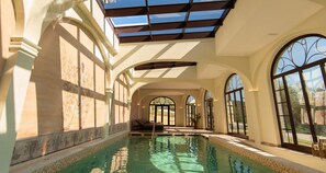 Couples treatment rooms, sauna, hot tub, steam room, Turkish bath