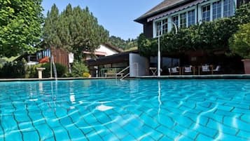 Indoor pool, outdoor pool