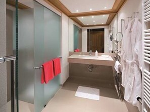 Vasca da bagno a immersione totale, set di cortesia gratuito