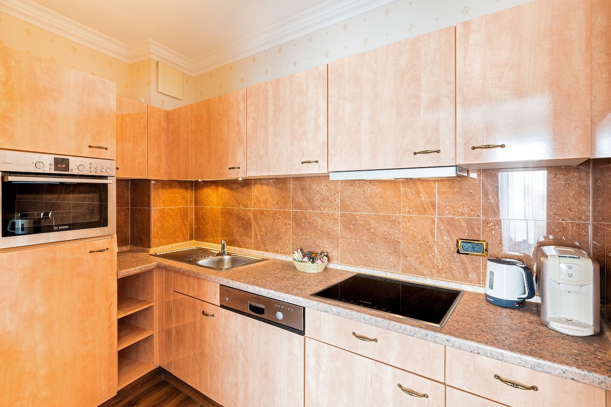 family suite | private kitchen | coffee/tea maker