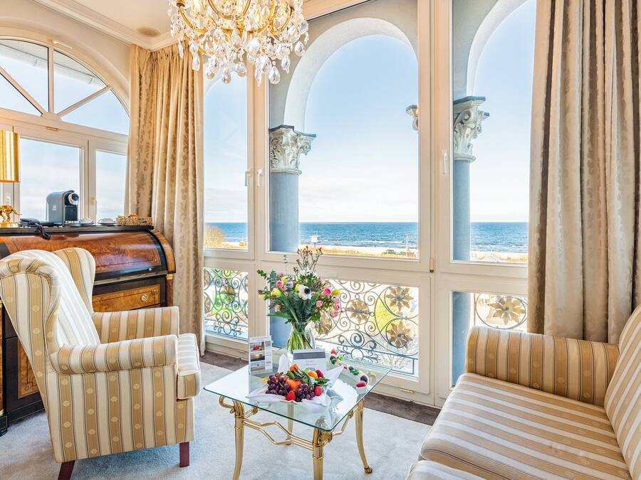 Senior Suite, Sea View | Hypo-allergenic bedding, minibar, in-room safe, desk