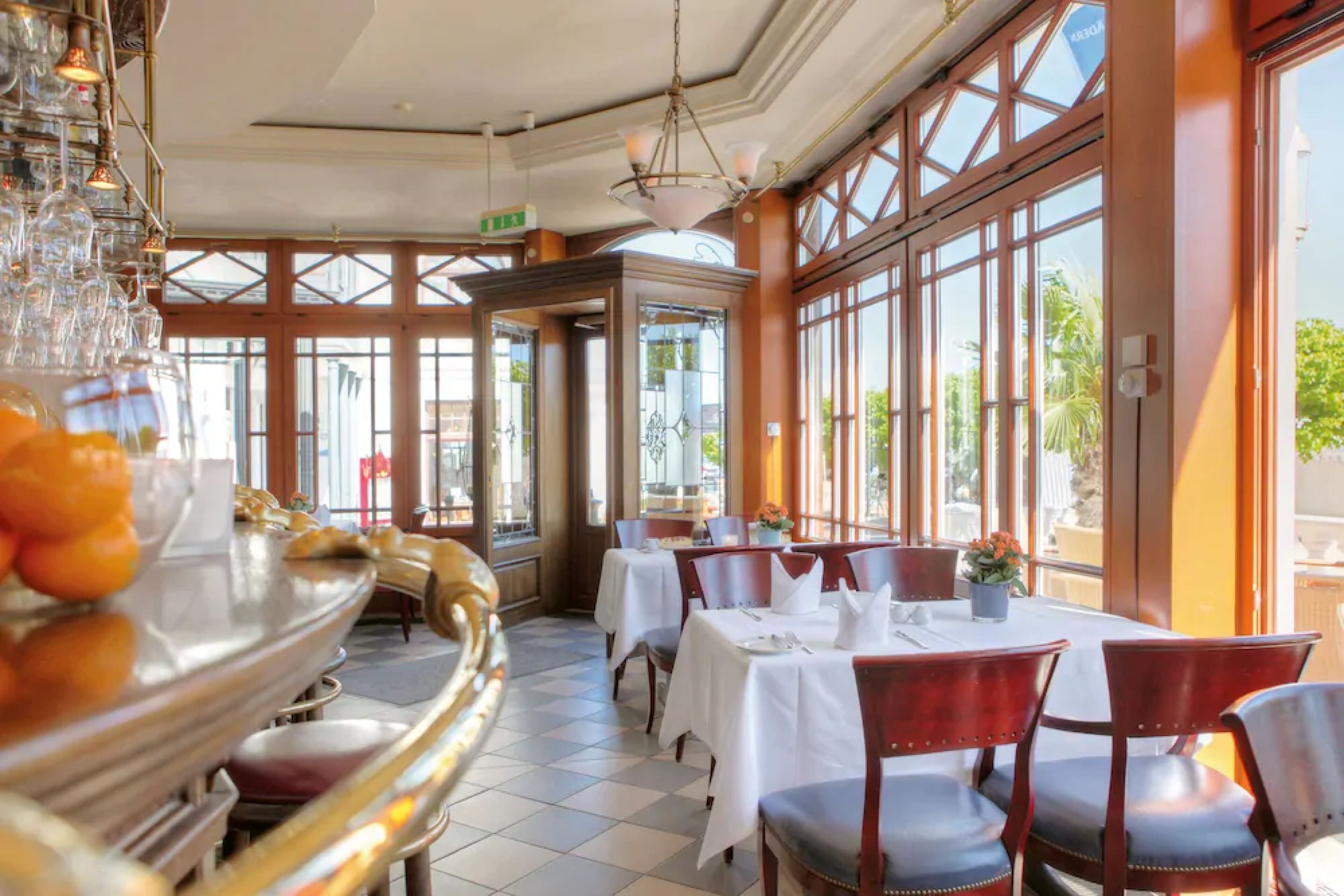 4 restaurants, breakfast, lunch, dinner served; french cuisine