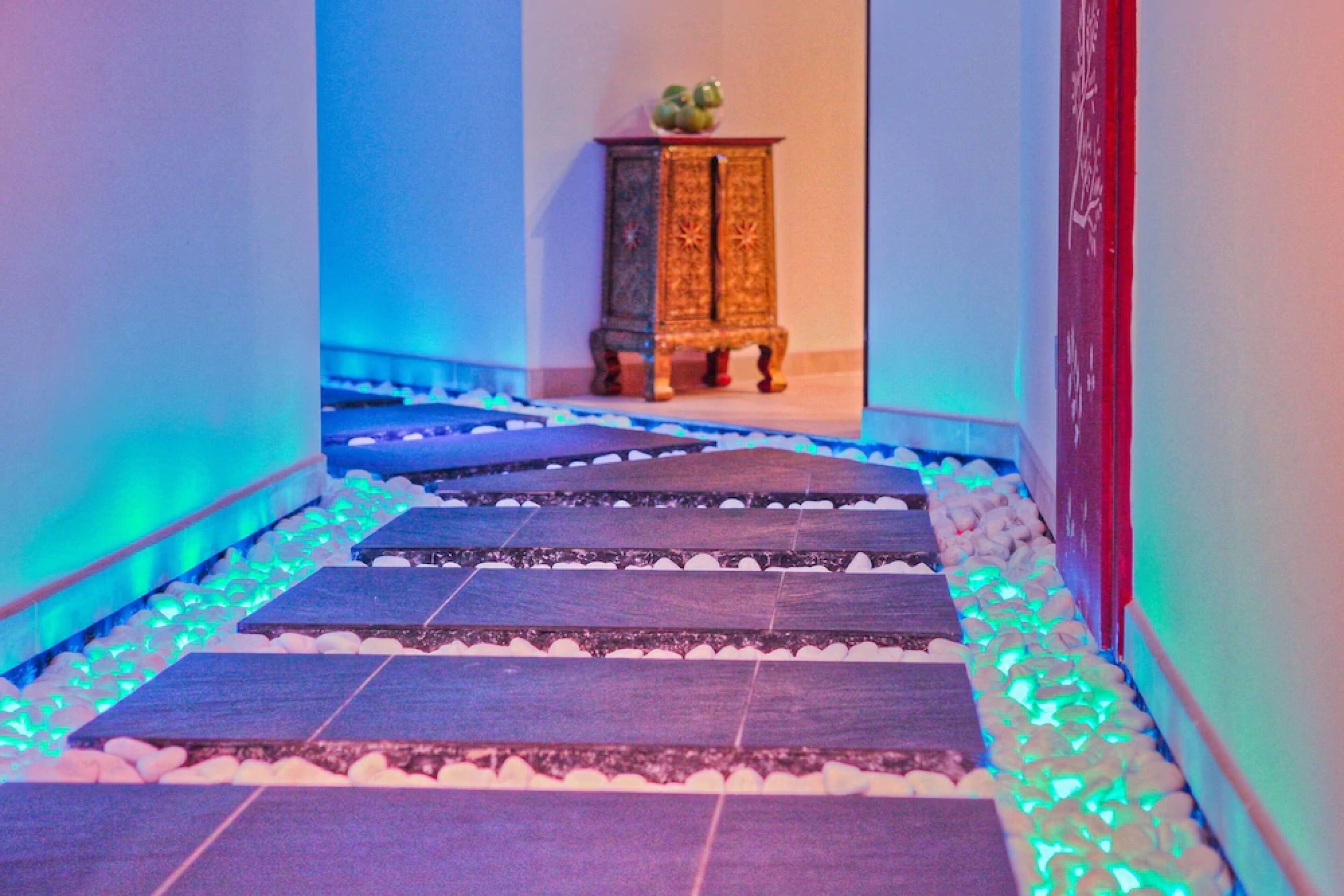 couples treatment room(s), sauna, hot tub, turkish bath/hammam