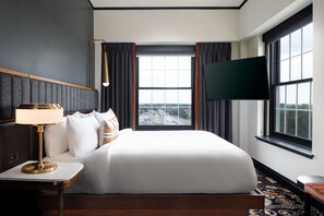 Suite, 1 Queen Bed, Corner