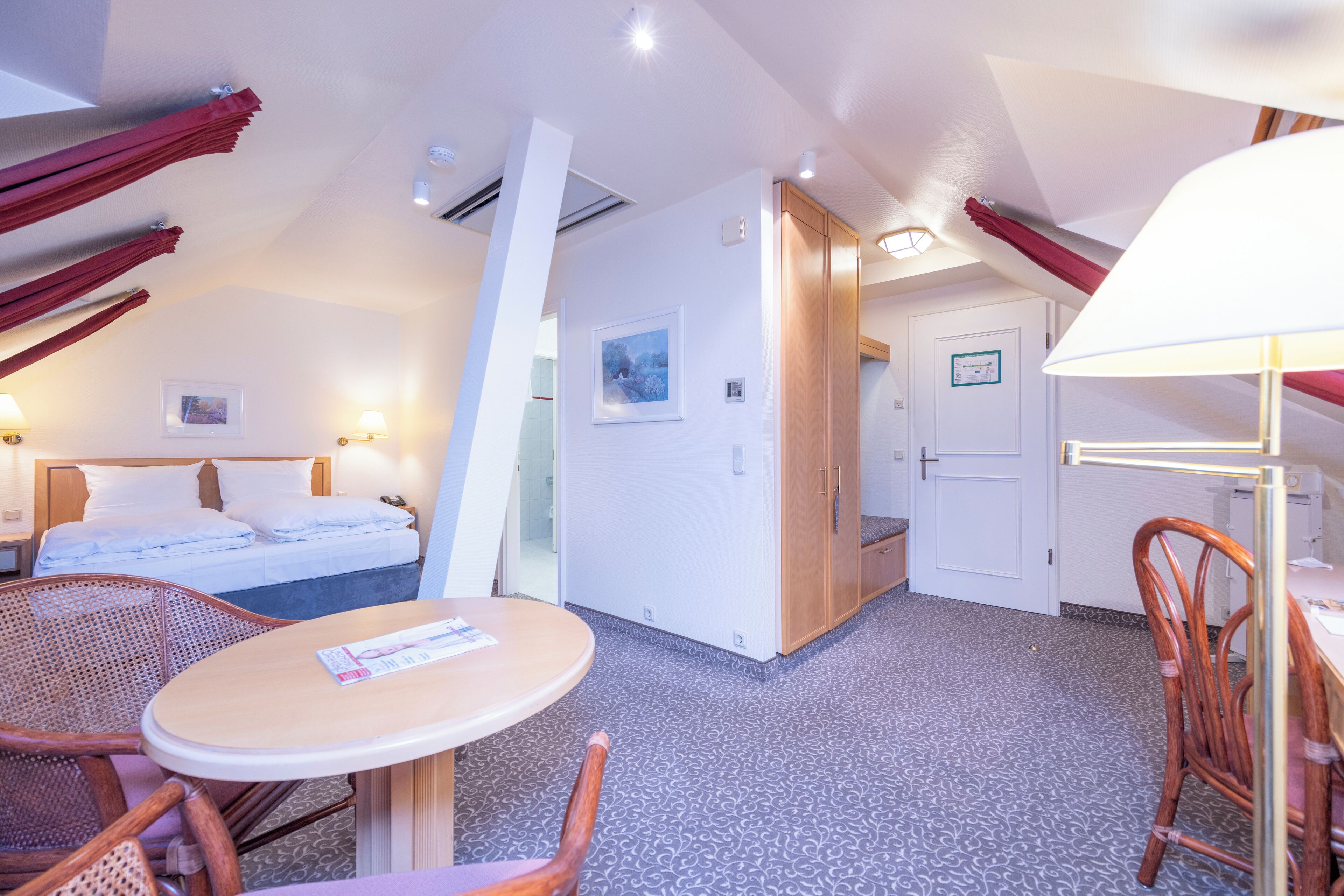 apartment | 1 bedroom, hypo-allergenic bedding, minibar, in-room safe