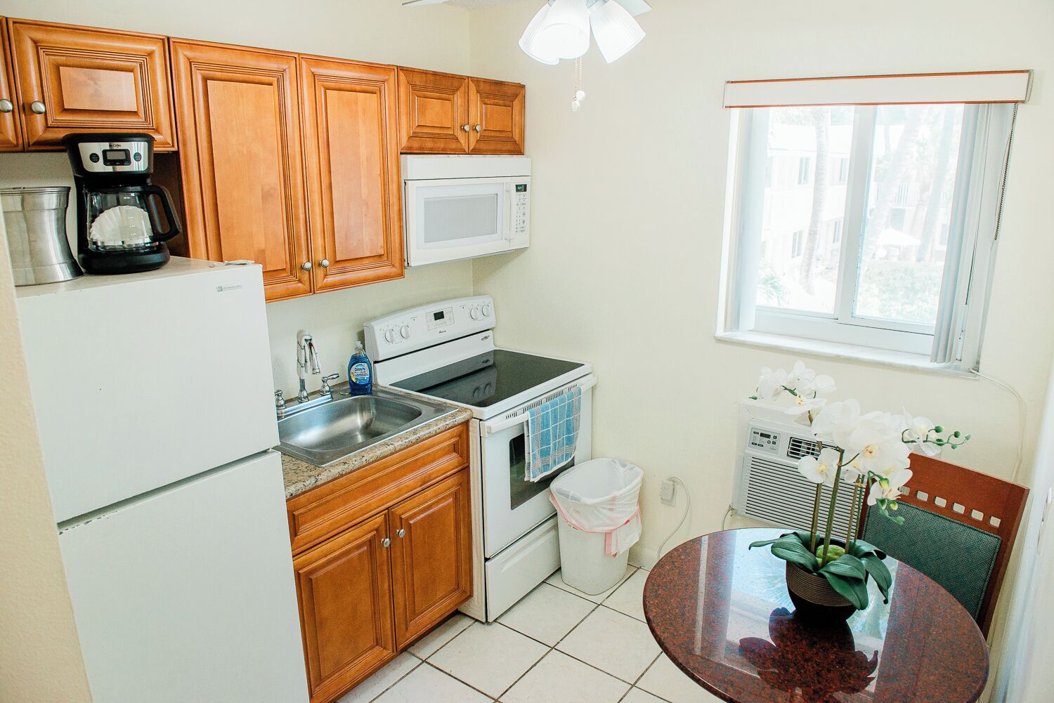 studio, 2 double beds | private kitchen | coffee/tea maker, electric kettle, toaster, cookware/dishes/utensils