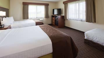 Studio Suite, nhiều giường, không hút thuốc | Bàn, phòng cách âm, bàn ủi/dụng cụ ủi quần áo