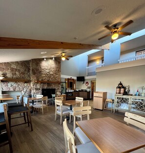 Free daily continental breakfast  - AmericInn by Wyndham Rice Lake (Rice Lake)