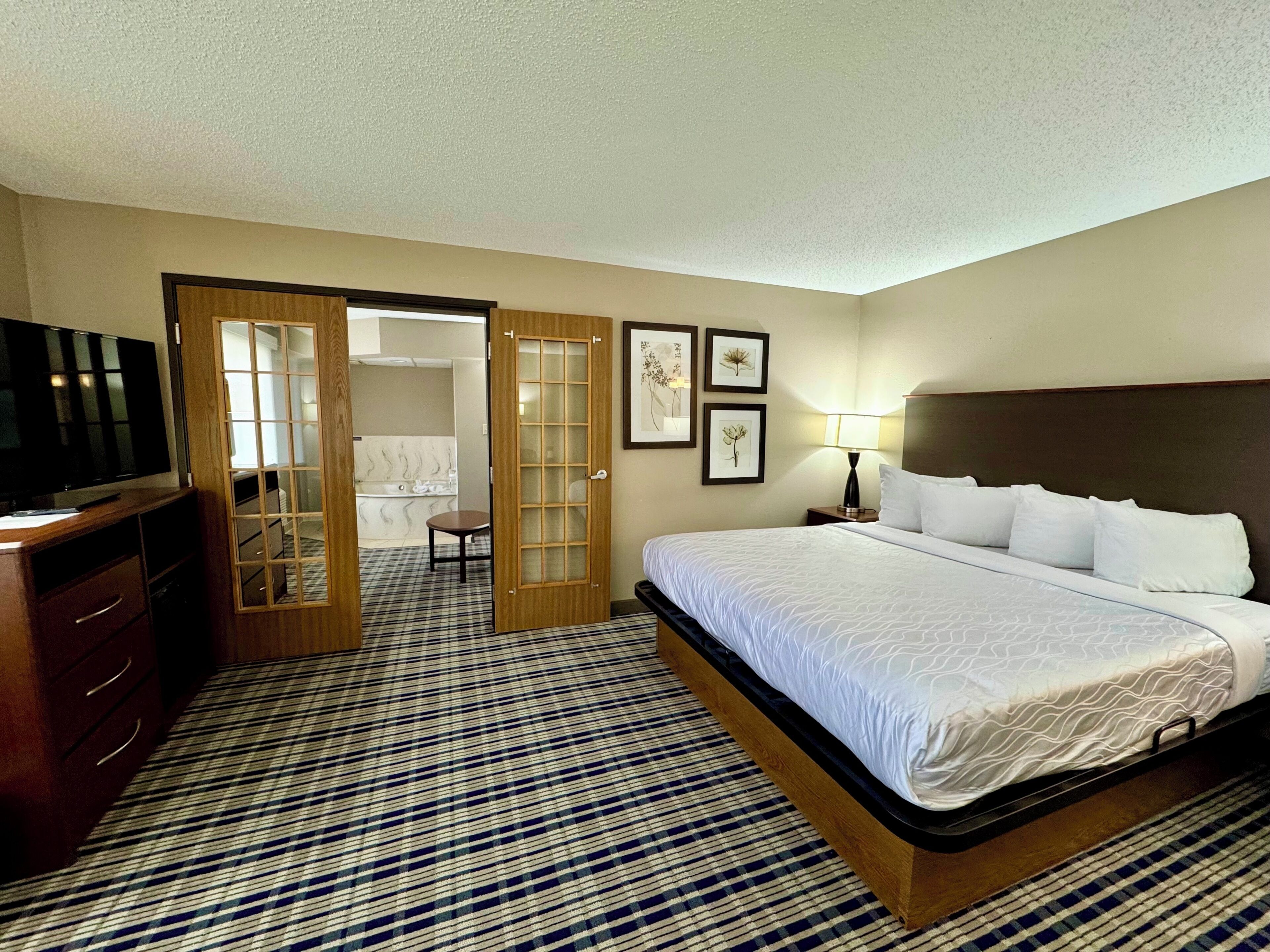 Superior Studio Suite, 1 King Bed, Non Smoking