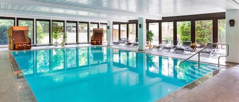 Schwimmbecken