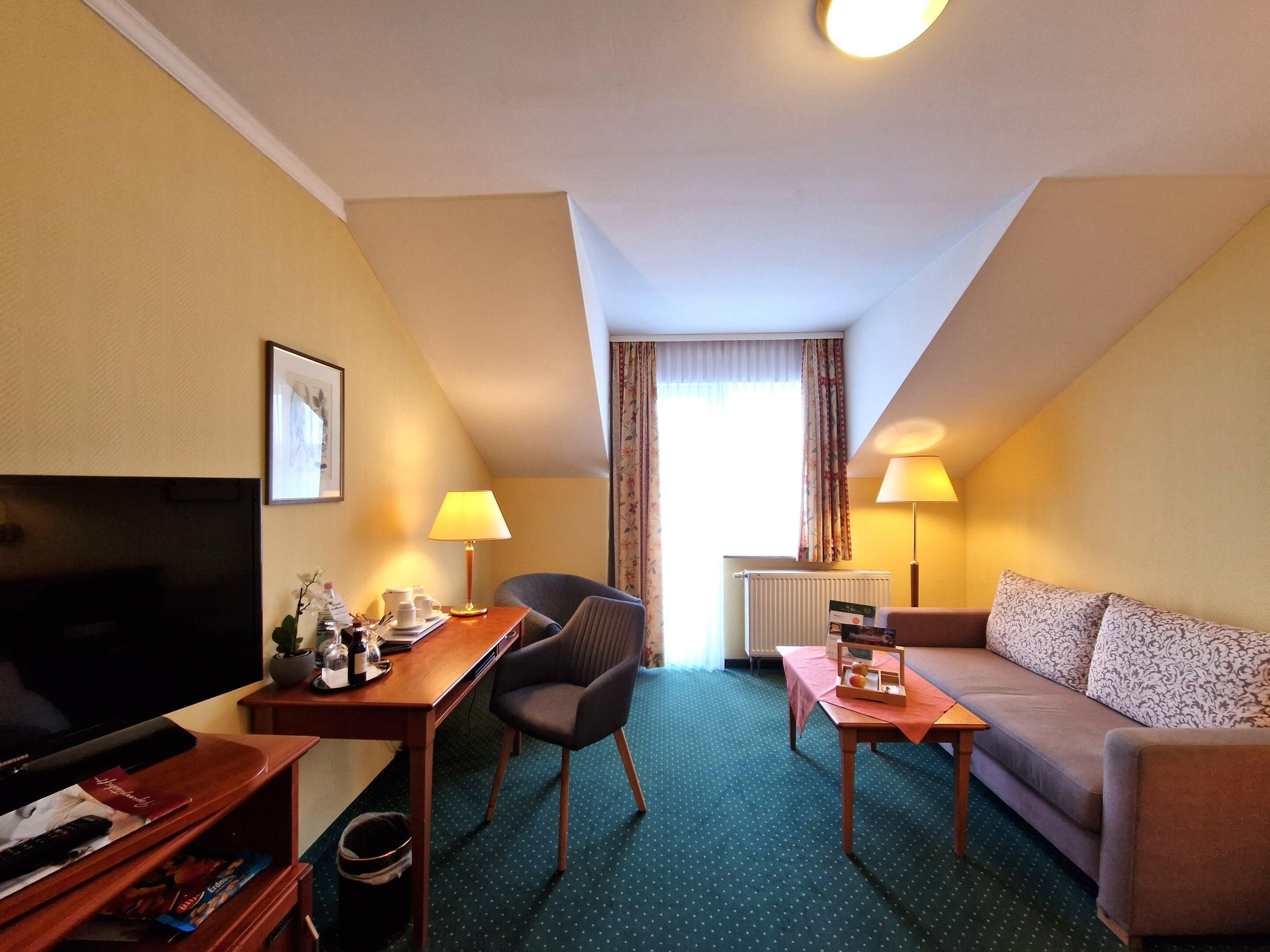 deluxe plus zimmer | minibar, in-room safe, desk, free wifi