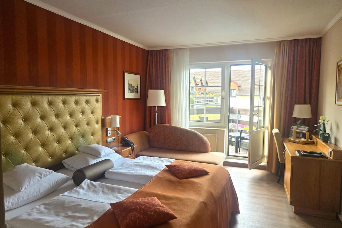 superior plus zimmer a | minibar, in-room safe, desk, free wifi