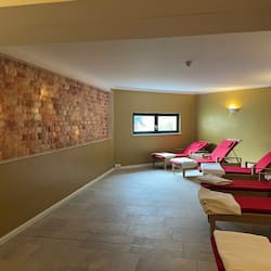 Sauna, hot tub, steam room, body treatments, aromatherapy, body wraps