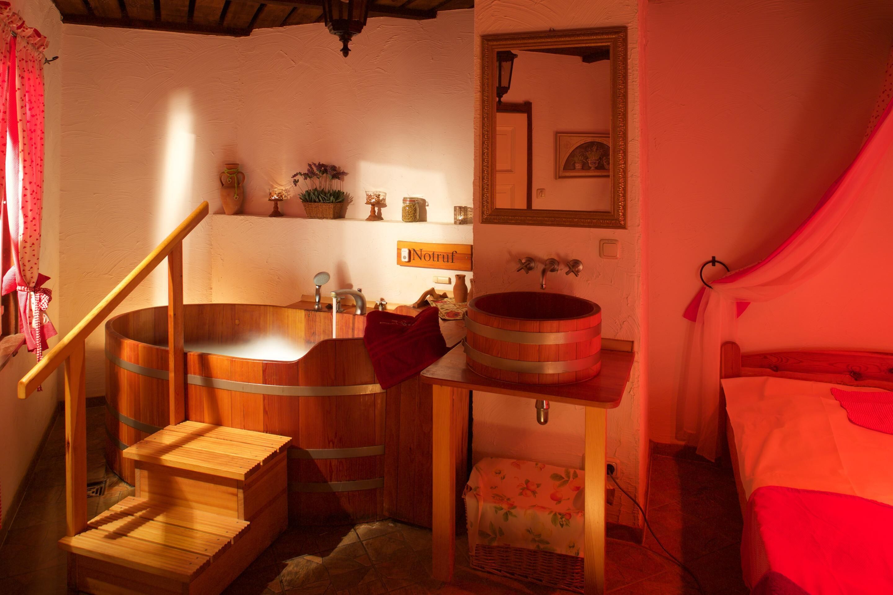 Sauna, Whirlpool, Dampfbad, Körperbehandlungen, Aromatherapie