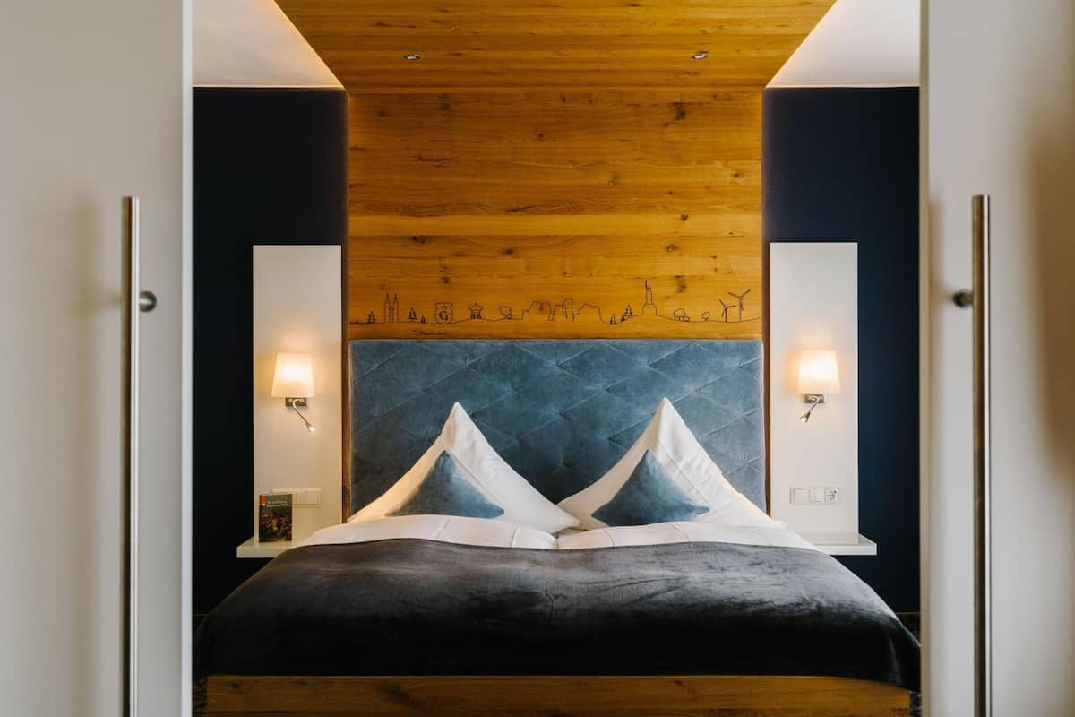 minibar, desk, soundproofing, free cots/infant beds