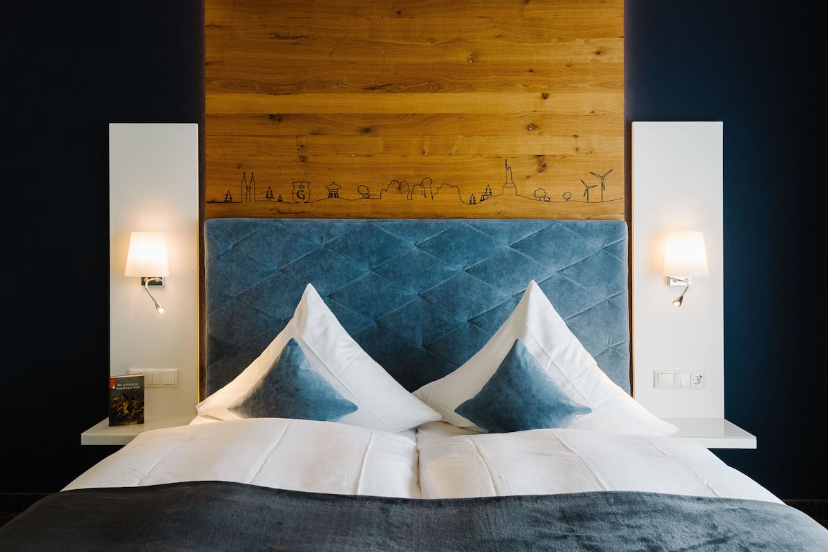 suite | minibar, desk, soundproofing, free cots/infant beds