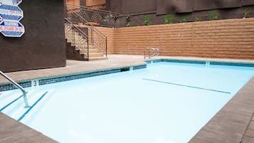 Udendørs pool