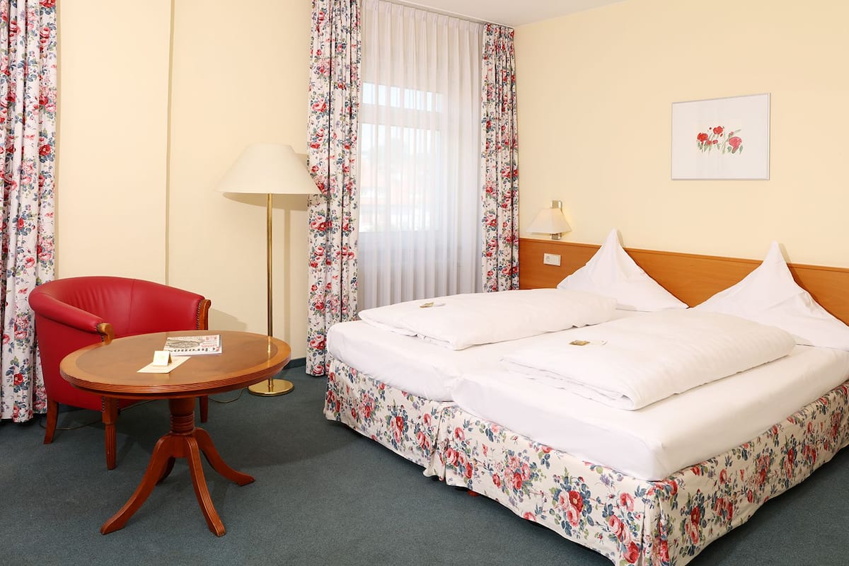 Grand Double or Twin Room | Premium bedding, down comforters, pillowtop beds, minibar