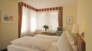 Premium-sengetøj, dundyner, senge med topmadrasser, minibar