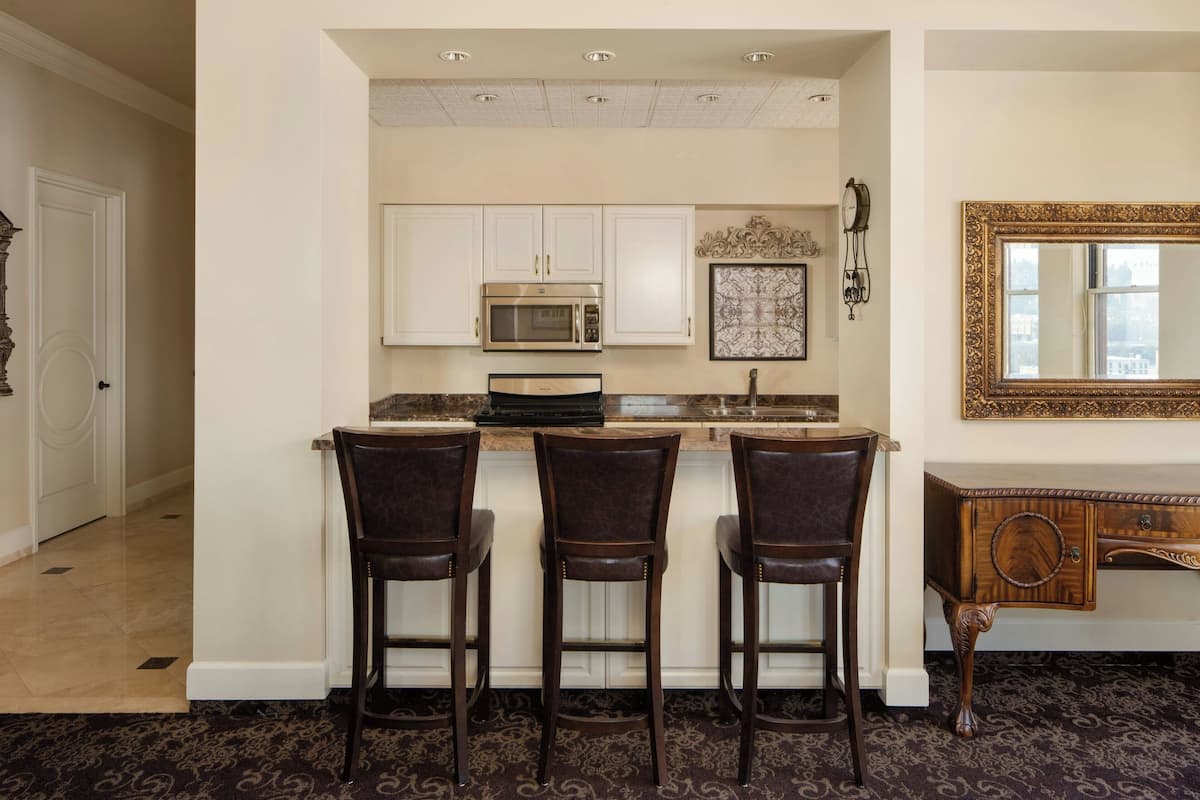 frette italian sheets, premium bedding, pillow-top beds, in-room safe