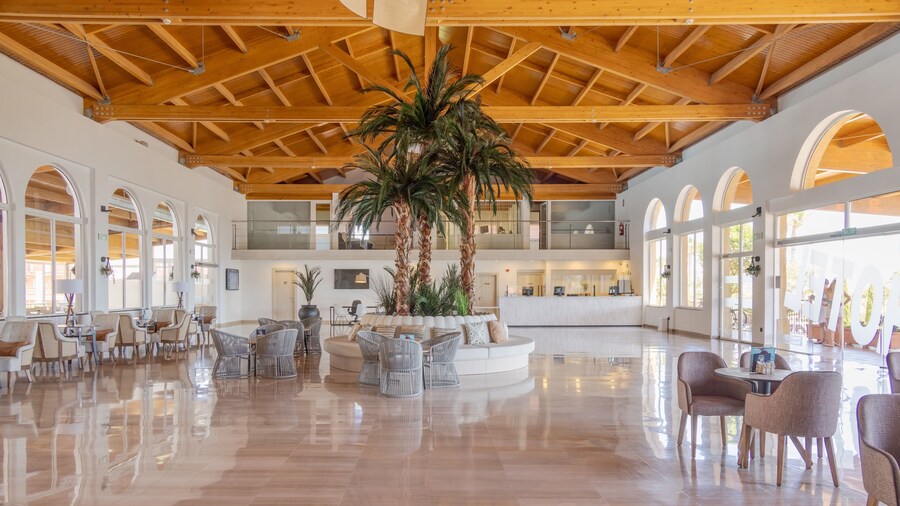 Aparthotel ILUNION Sancti Petri