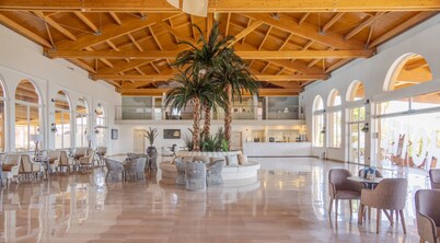 Aparthotel ILUNION Sancti Petri