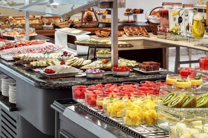 Daily buffet breakfast (EUR 22 per person) - Melia Maria Pita (A Coruña)