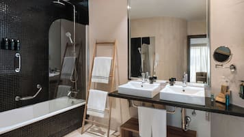 Suite Duplex Sea View | Bad | Toalettartikler (inkludert), hårføner og håndklær