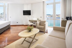 Premium Room, Sea View | Minibar, in-room safe, desk, blackout drapes