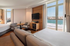 In-room safe, desk, blackout curtains, iron/ironing board - Melia Maria Pita (A Coruña)