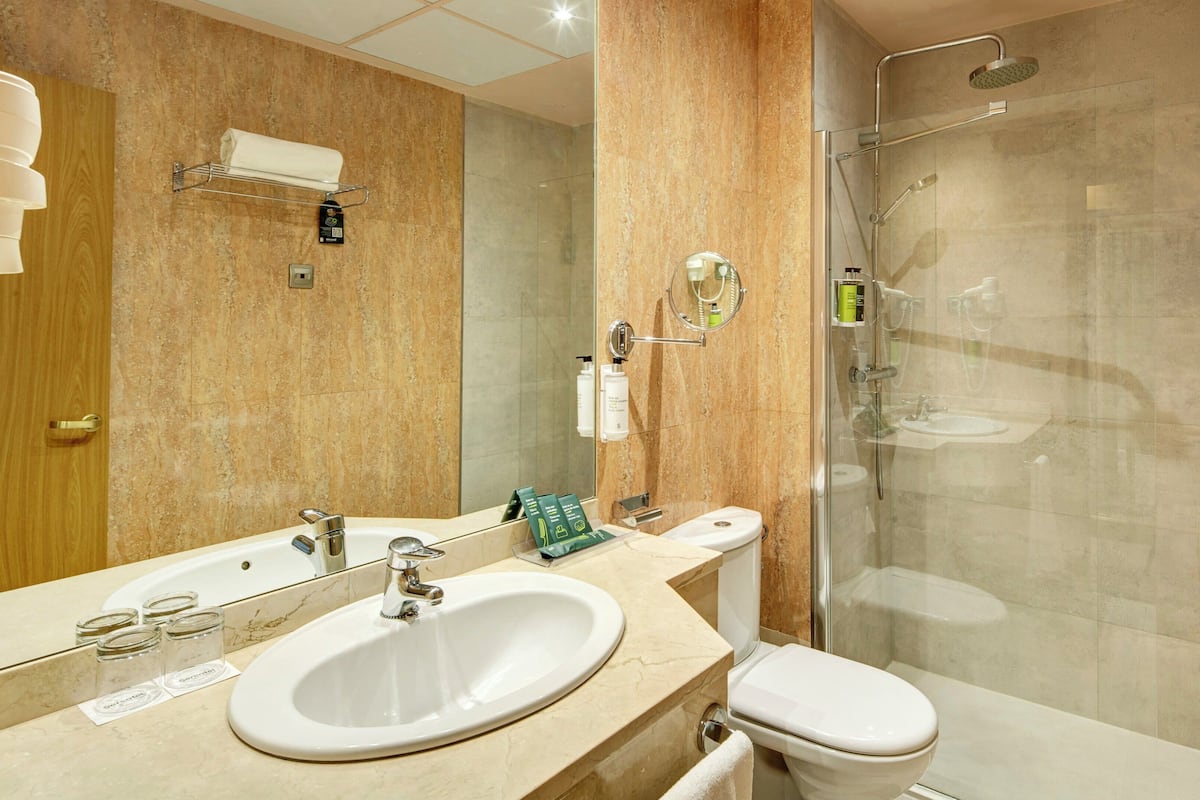 Minibar, in-room safe, desk, soundproofing