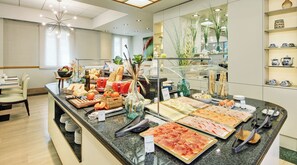 Daily buffet breakfast (EUR 13.5 per person)