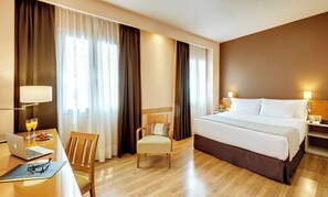 Superior Double Room | 1 bedroom, minibar, in-room safe, desk