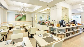 Tägliches Frühstücksbuffet gegen Gebühr