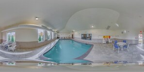 Indoor pool - Comfort Inn & Suites Taylor - Detroit (Taylor)