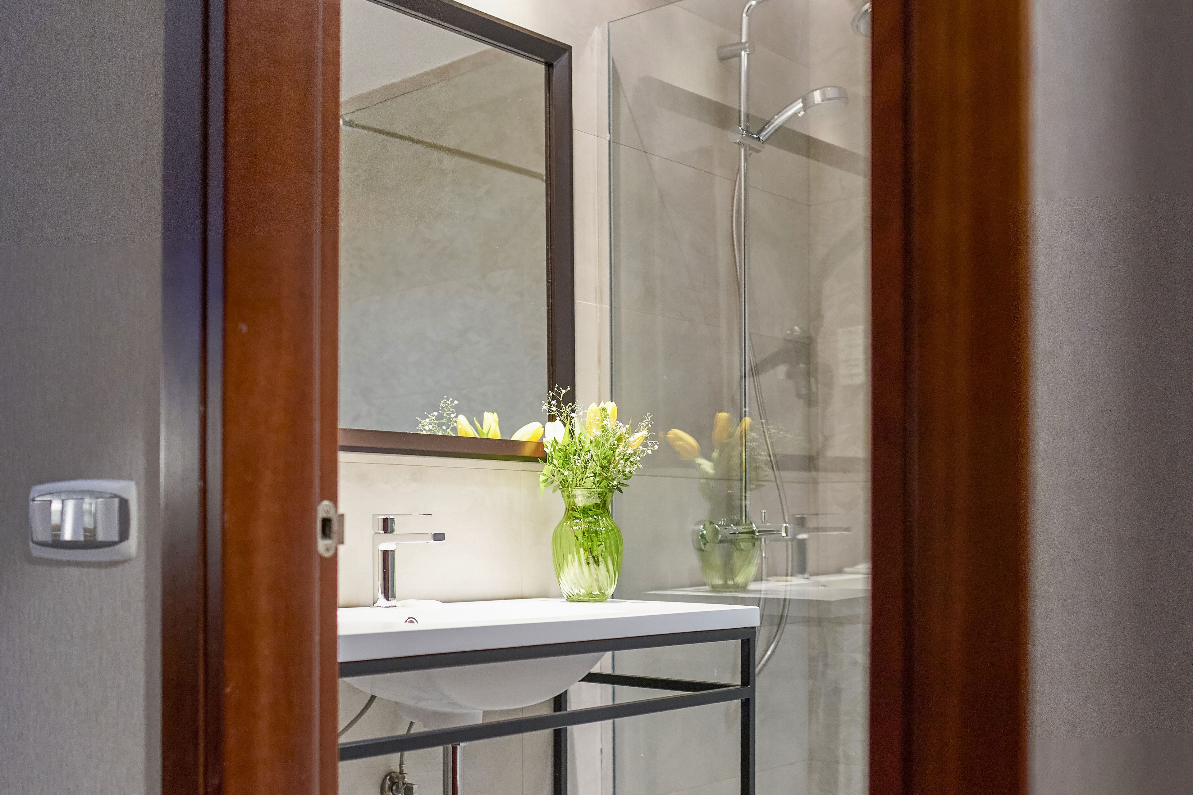 bathtub, free toiletries, hair dryer, towels