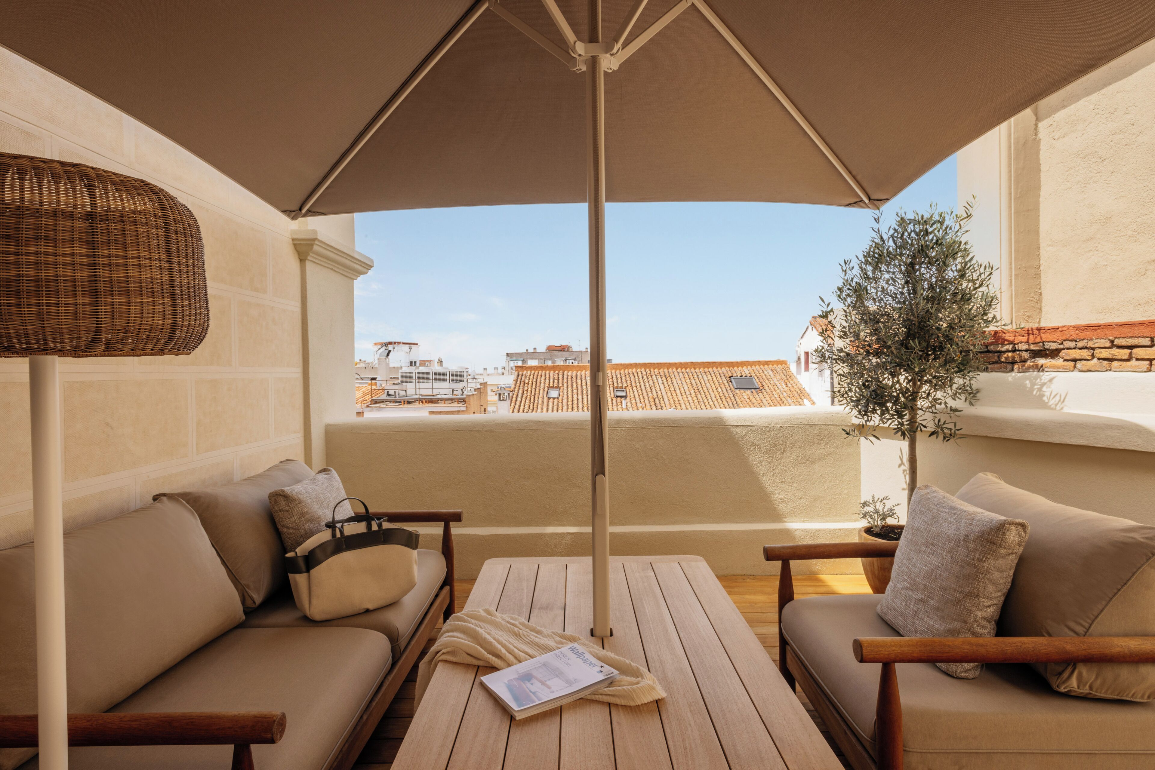 The Artist Junior Suite City View & Terrace | Terrace/patio