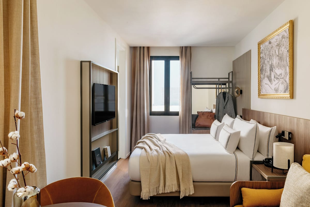Hochwertige Bettwaren, Daunenbettdecken, Pillowtop-Betten, Minibar