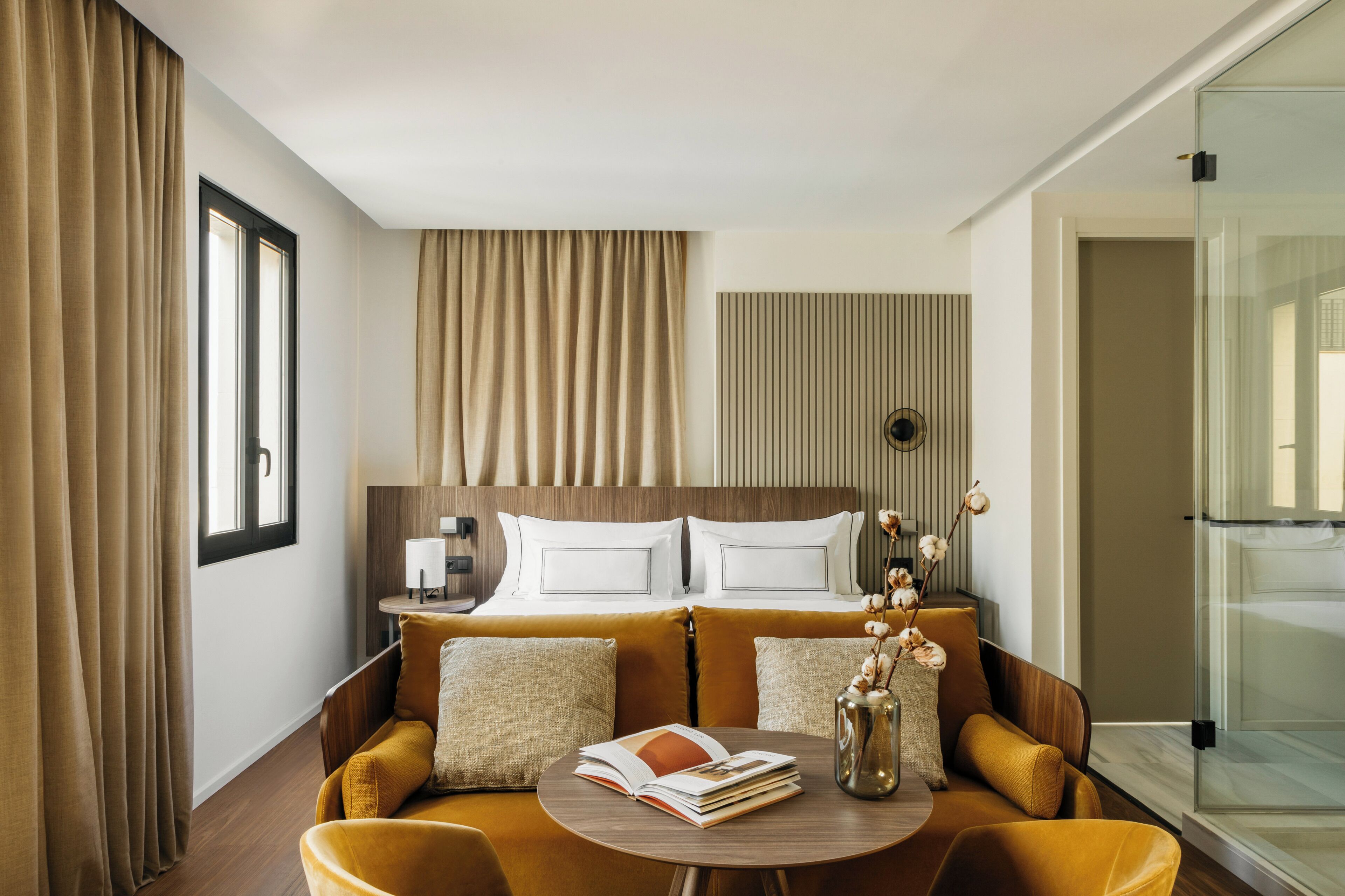 The Artist Junior Suite | WiFi (free), bed sheets