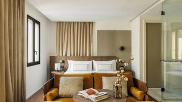 The Artist Junior Suite | WiFi (free), bed sheets