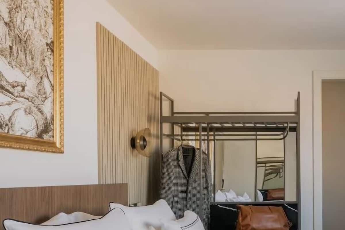 Hochwertige Bettwaren, Daunenbettdecken, Pillowtop-Betten, Minibar