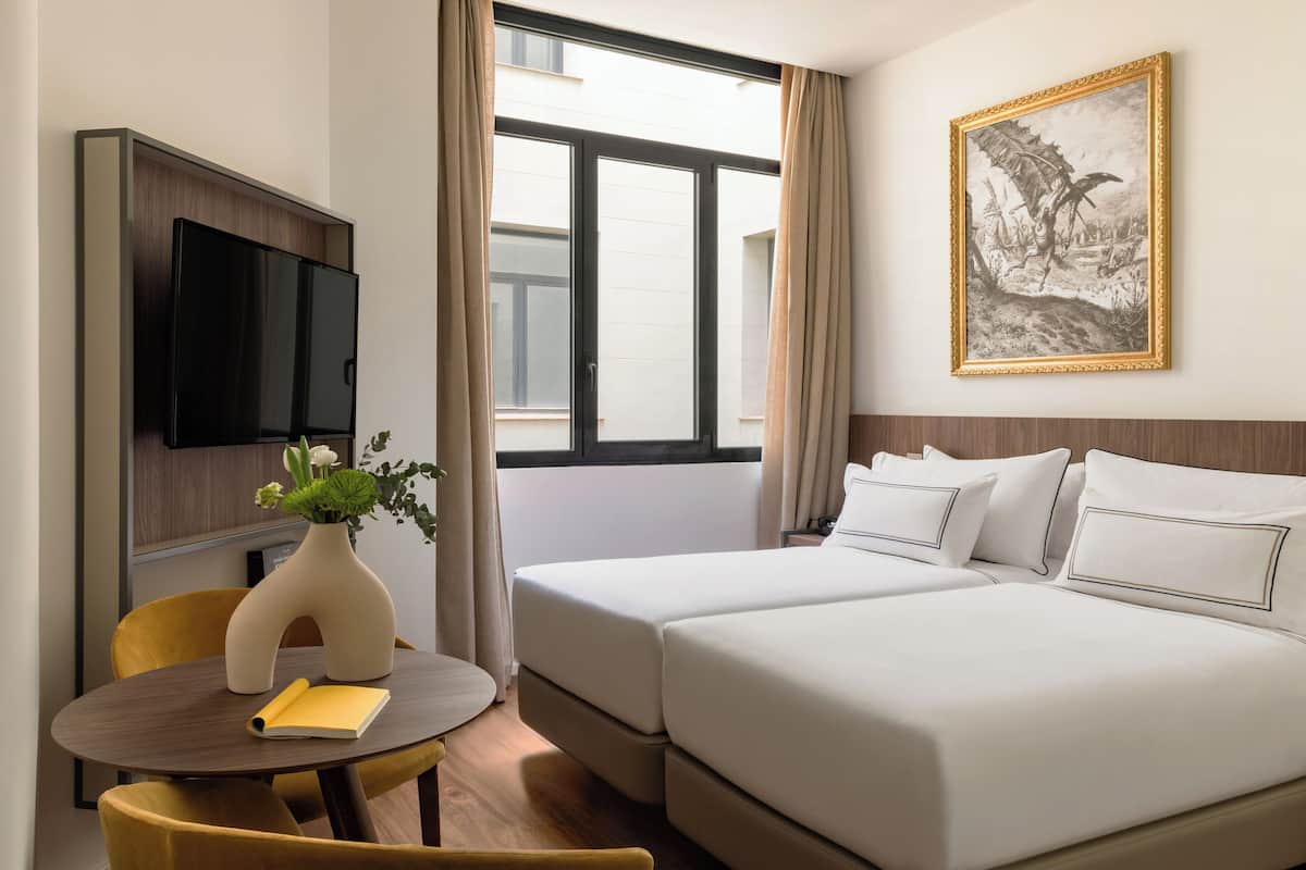 Hochwertige Bettwaren, Daunenbettdecken, Pillowtop-Betten, Minibar