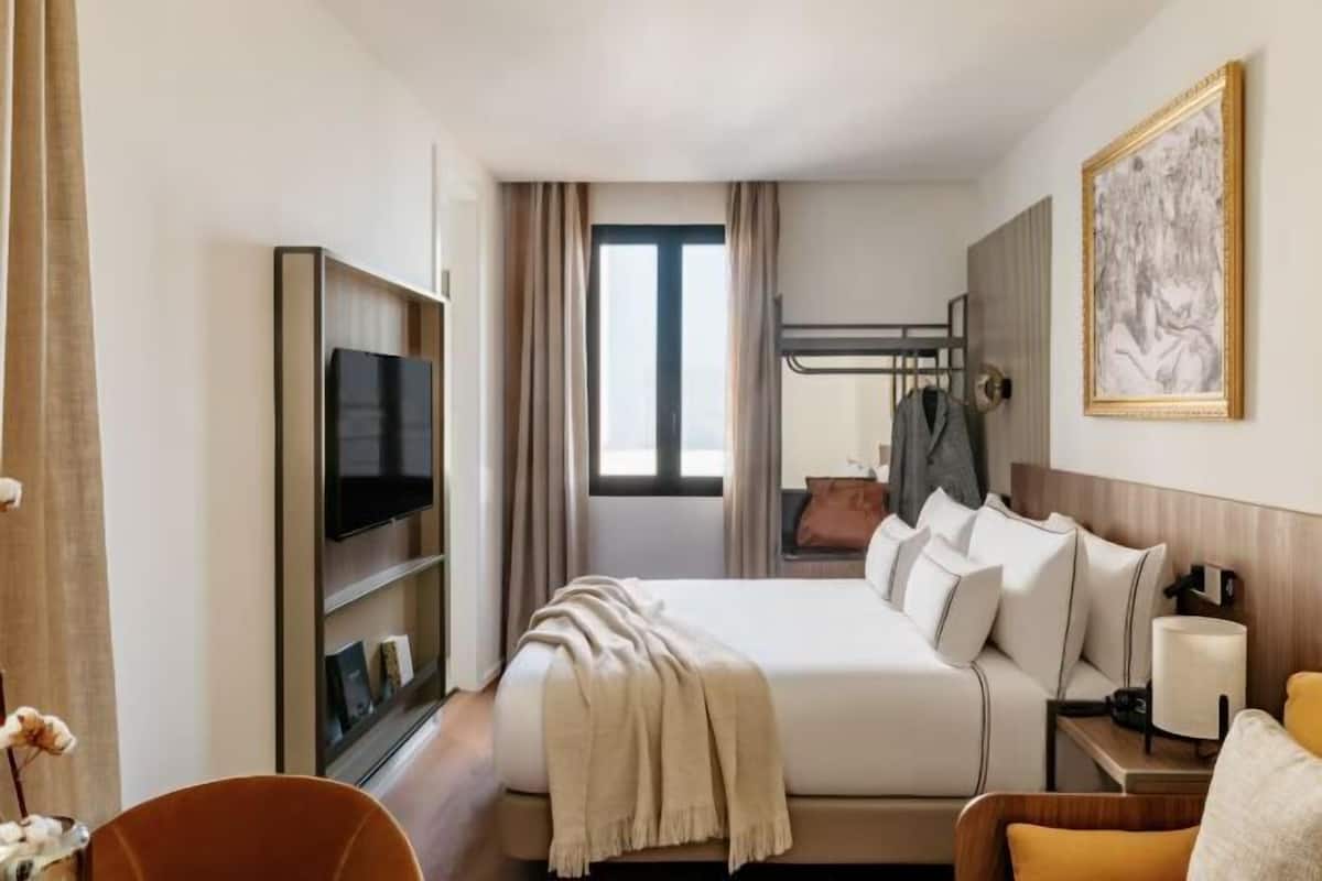 Hochwertige Bettwaren, Daunenbettdecken, Pillowtop-Betten, Minibar