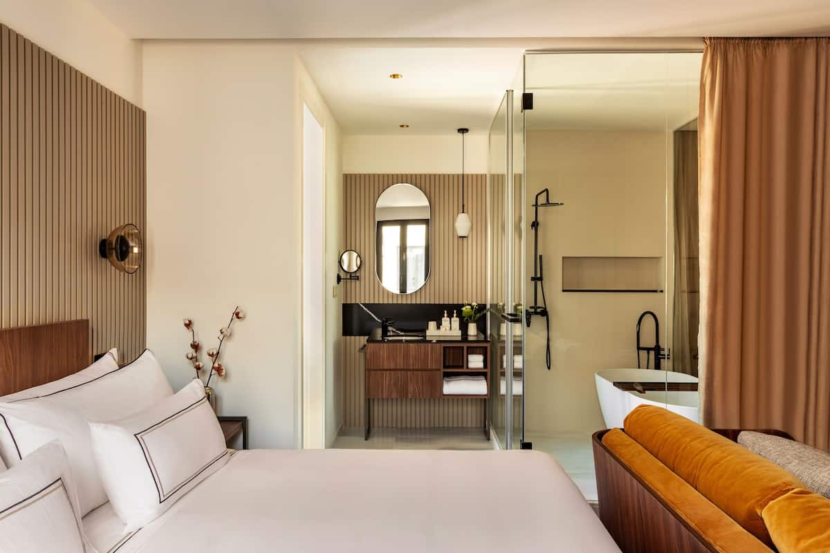 Hochwertige Bettwaren, Daunenbettdecken, Pillowtop-Betten, Minibar