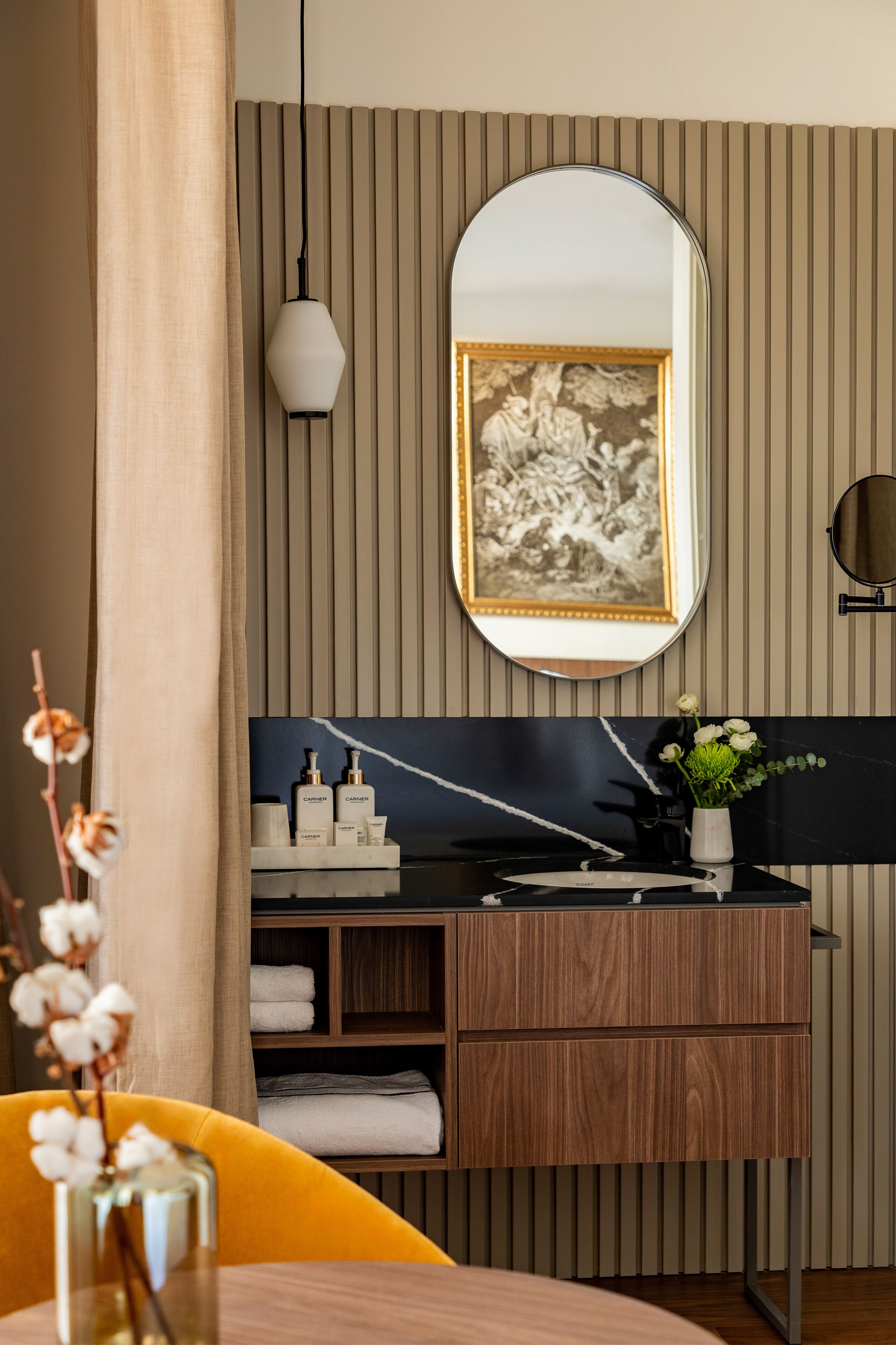 deluxe extra room city view | bathroom | hair dryer, bathrobes, slippers, towels