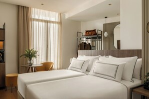 Premium bedding, down duvets, pillow-top beds, minibar - Casa de Las Artes, member of Meliá Collection (Madrid)