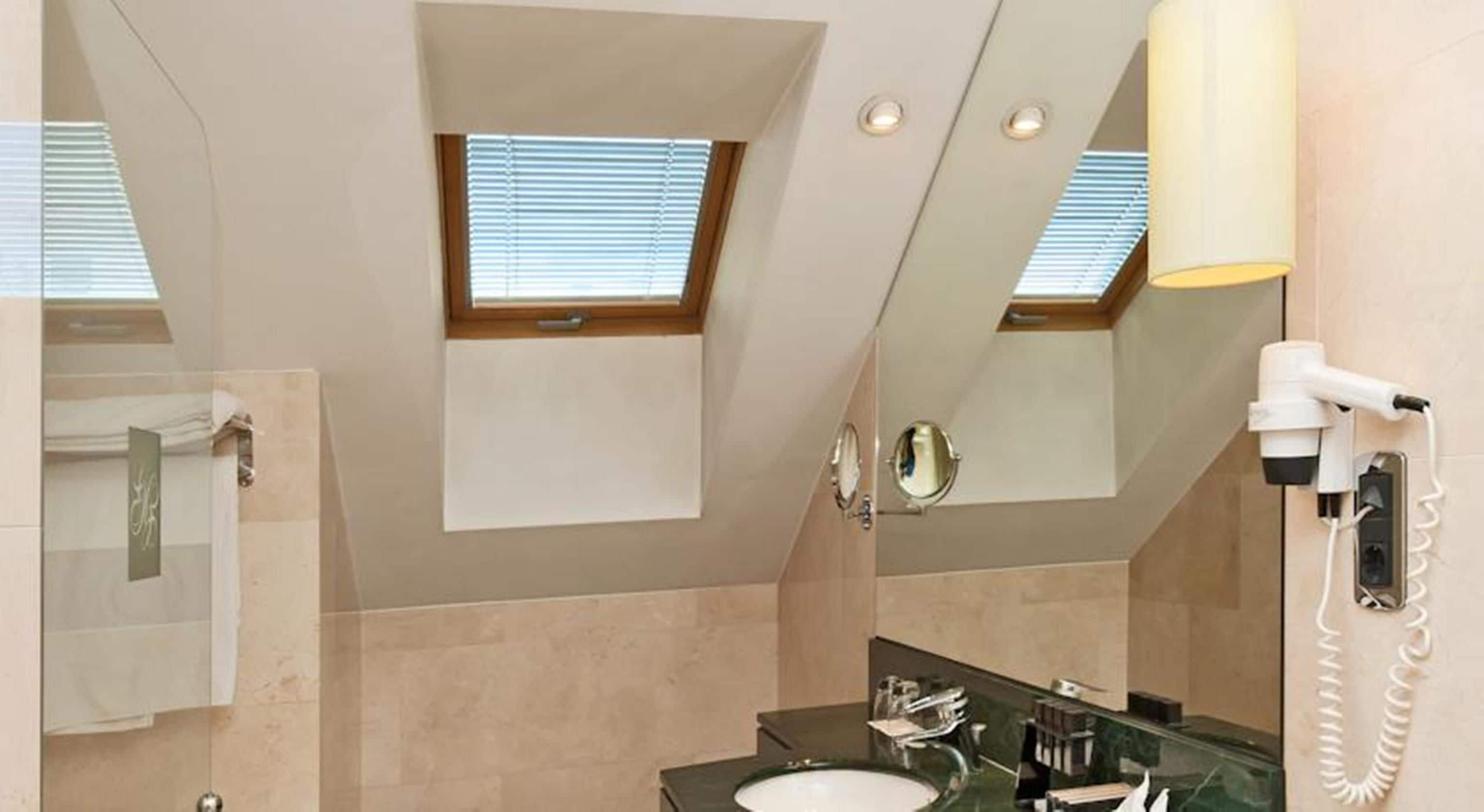 1 bedroom, minibar, in-room safe, desk