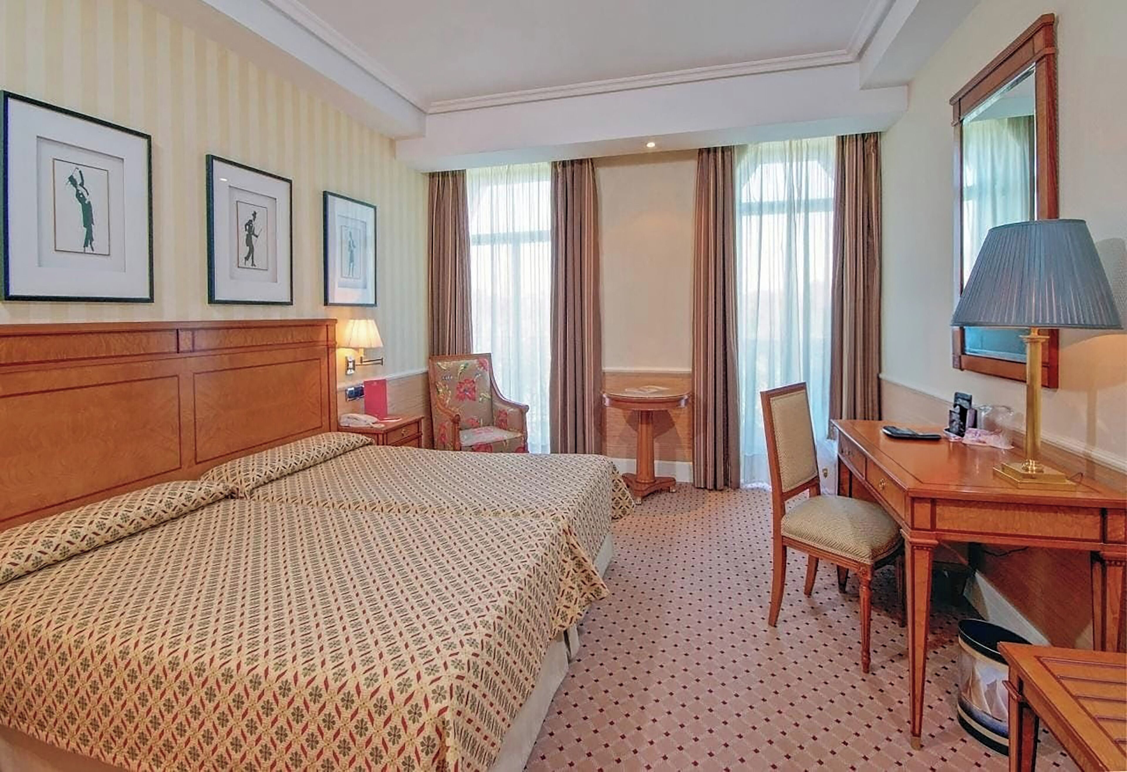 Melia, Room