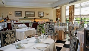 Daily buffet breakfast for a fee - Hotel Valladolid Recoletos (Valladolid)
